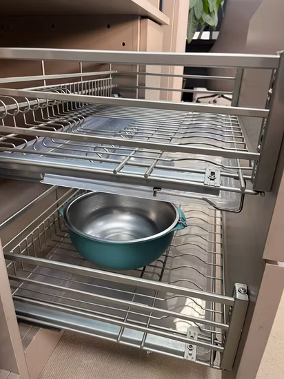 Unidades base de almacenamiento para el hogar Tapa de cocción Cierre suave Deslice hacia afuera Rejilla de alambre de tres lados Soporte para vajilla Vajilla Cajón extraíble Cesta Accesorios para gabinetes de cocina